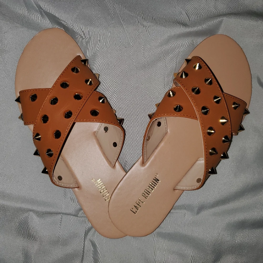 Sandals - Picture 1 of 4